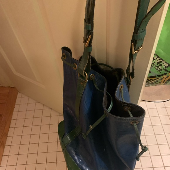 Louis Vuitton Hobo bag - gorgeous in green and blue. - Picture 7 of 11